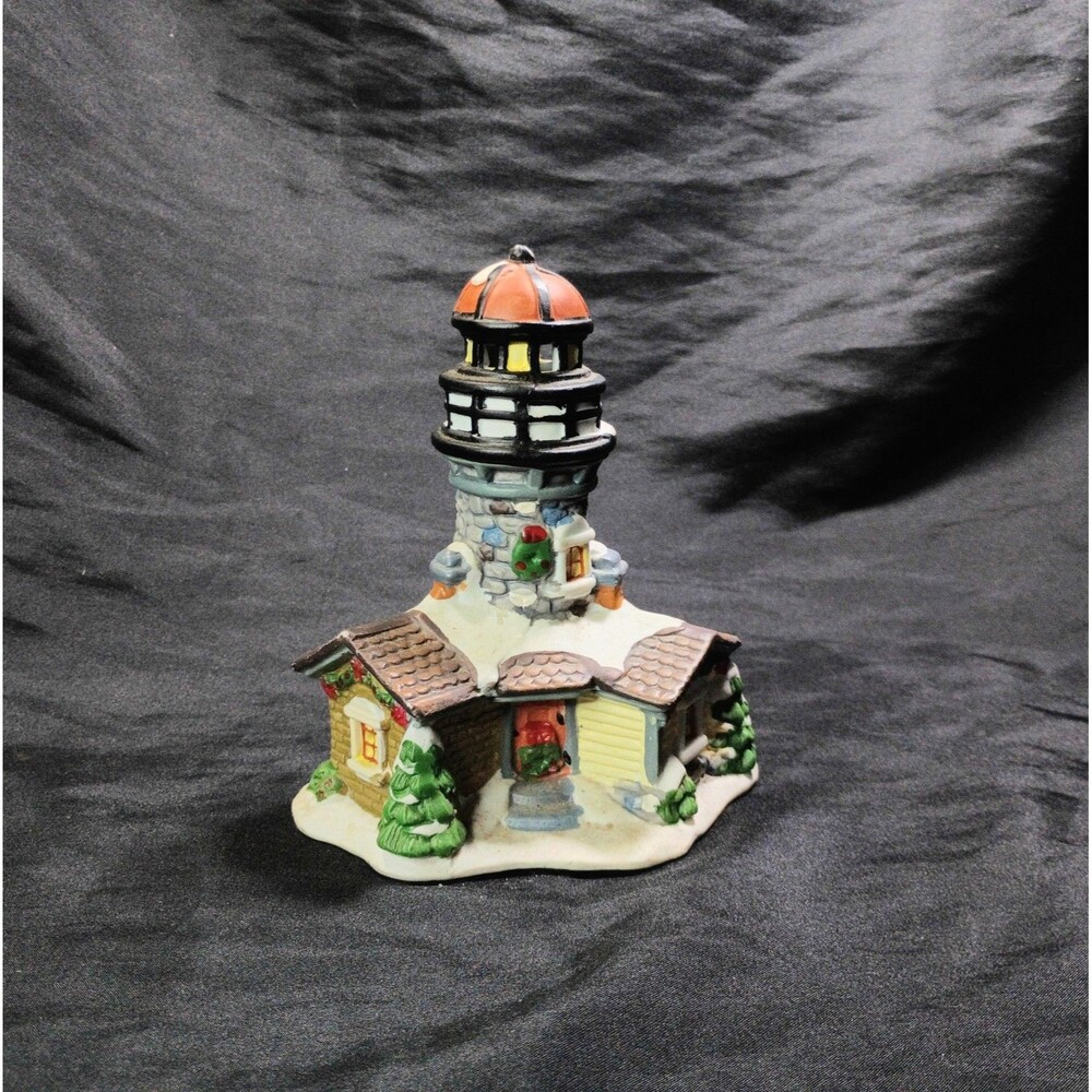 Village Lighthouse 2005 Christmas Holiday Home Decor 5 Inch
